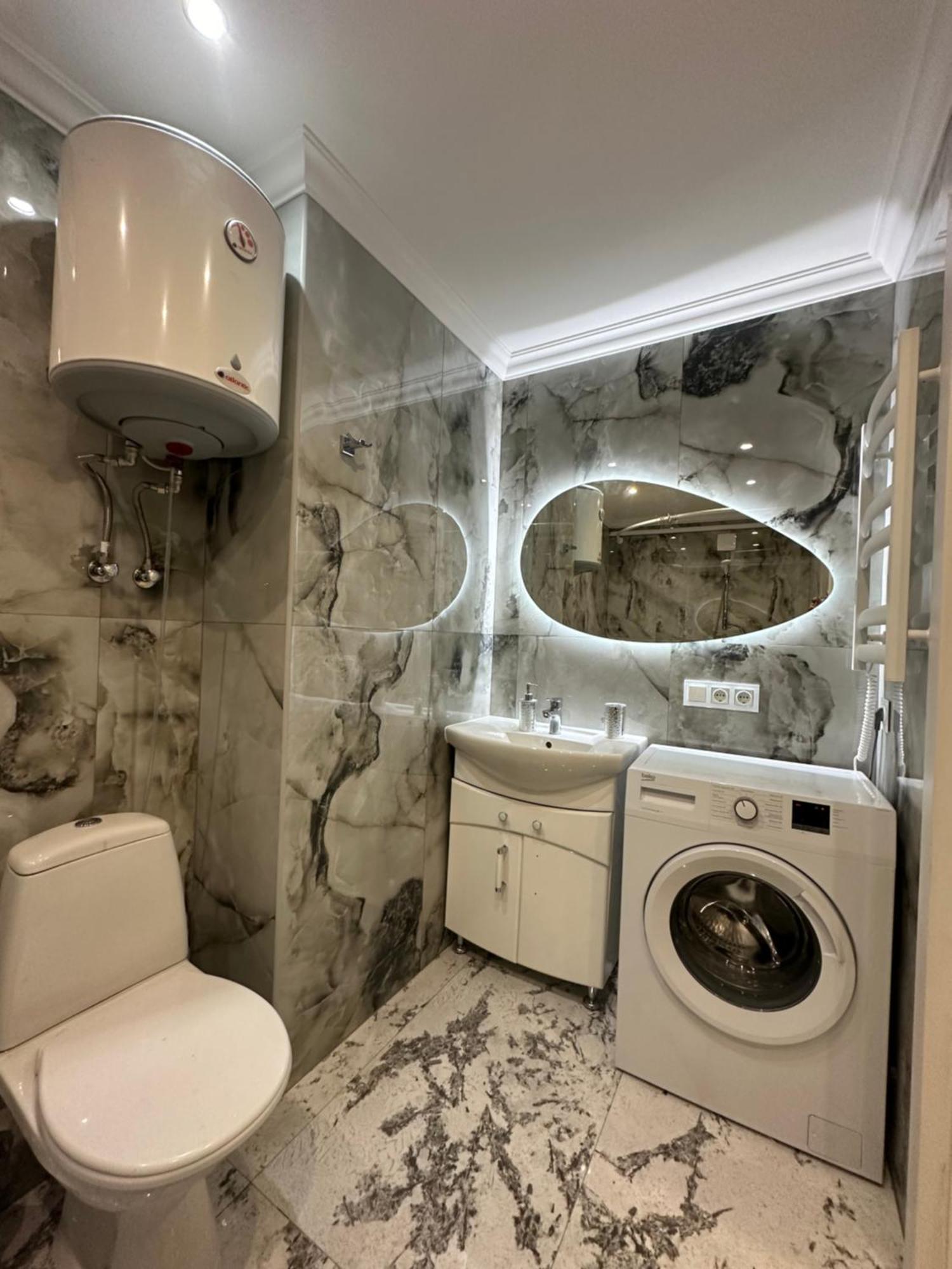 Flat 24 On Lesi Ukrainki 12 With 1 Bedroom Kijev Kültér fotó