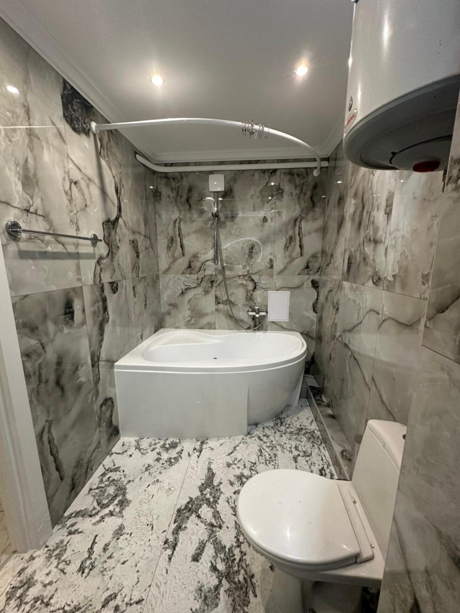 Flat 24 On Lesi Ukrainki 12 With 1 Bedroom Kijev Kültér fotó