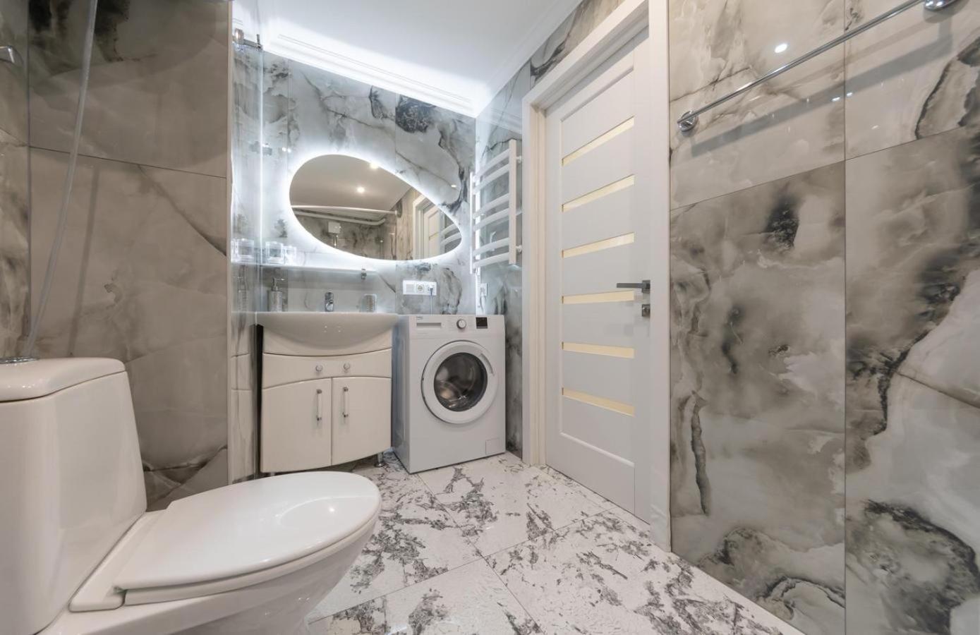 Flat 24 On Lesi Ukrainki 12 With 1 Bedroom Kijev Kültér fotó