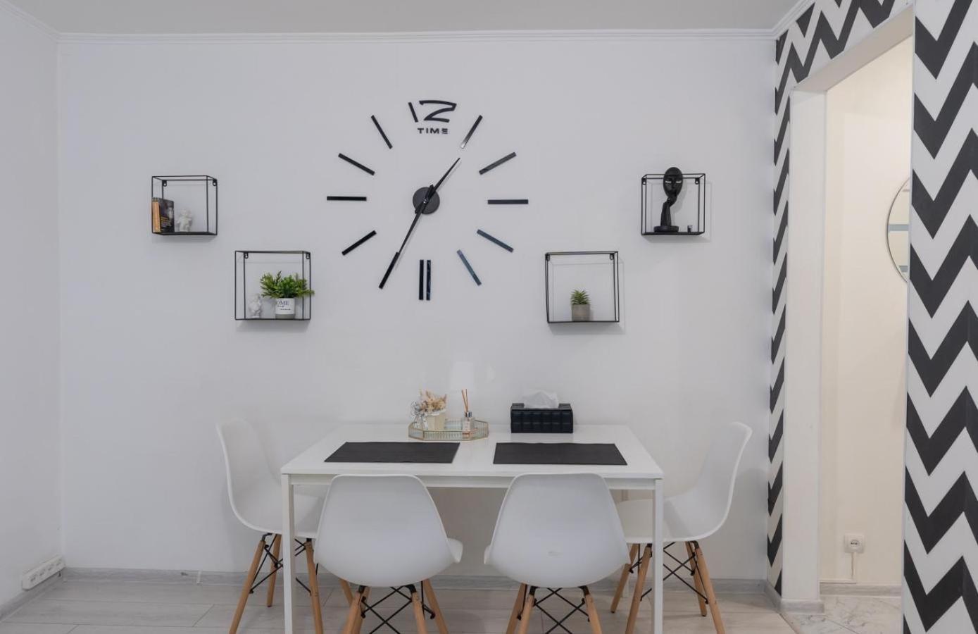 Flat 24 On Lesi Ukrainki 12 With 1 Bedroom Kijev Kültér fotó